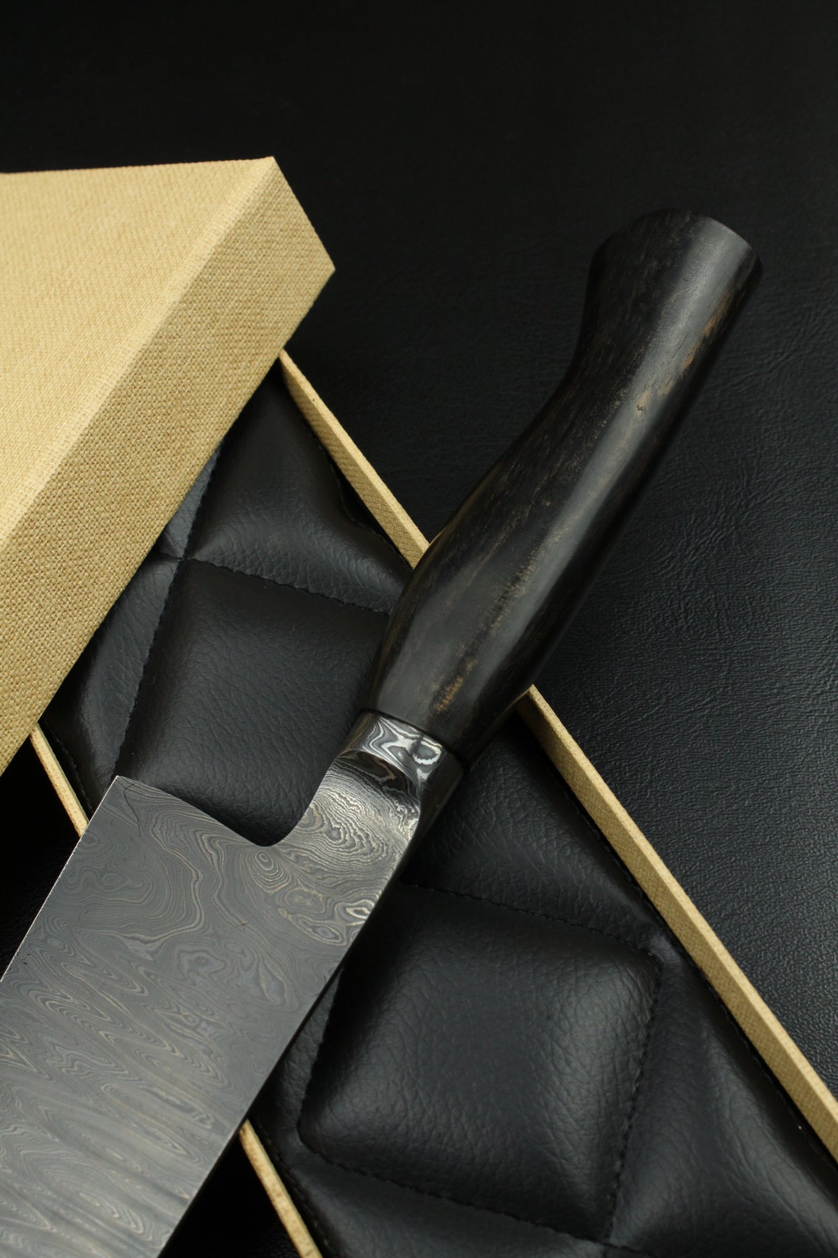 Gyuto 205 Schwarzes Ebenholz Dunkler Damast