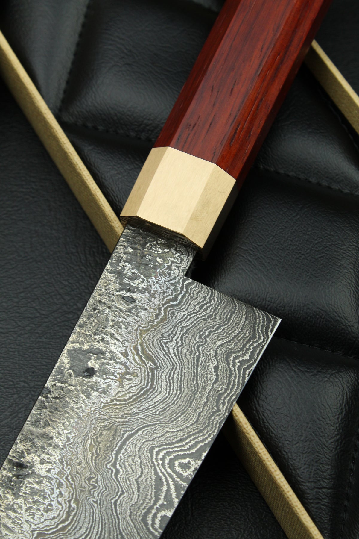 Padouk-Damast-Santoku 215, achteckiger Griff, 2,1