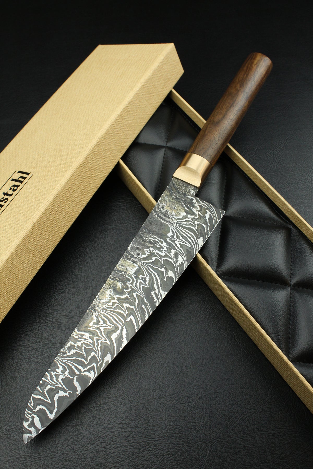 Damascus-Gyuto-HK-Torsion aus deutschem Walnussholz
