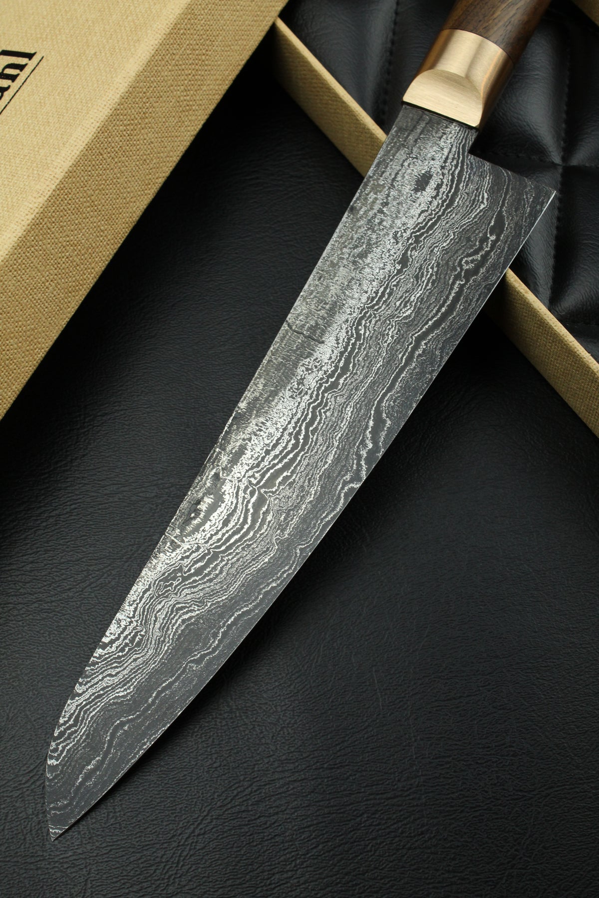 Damascus Gyuto 320L mit deutschem Walnussholz
