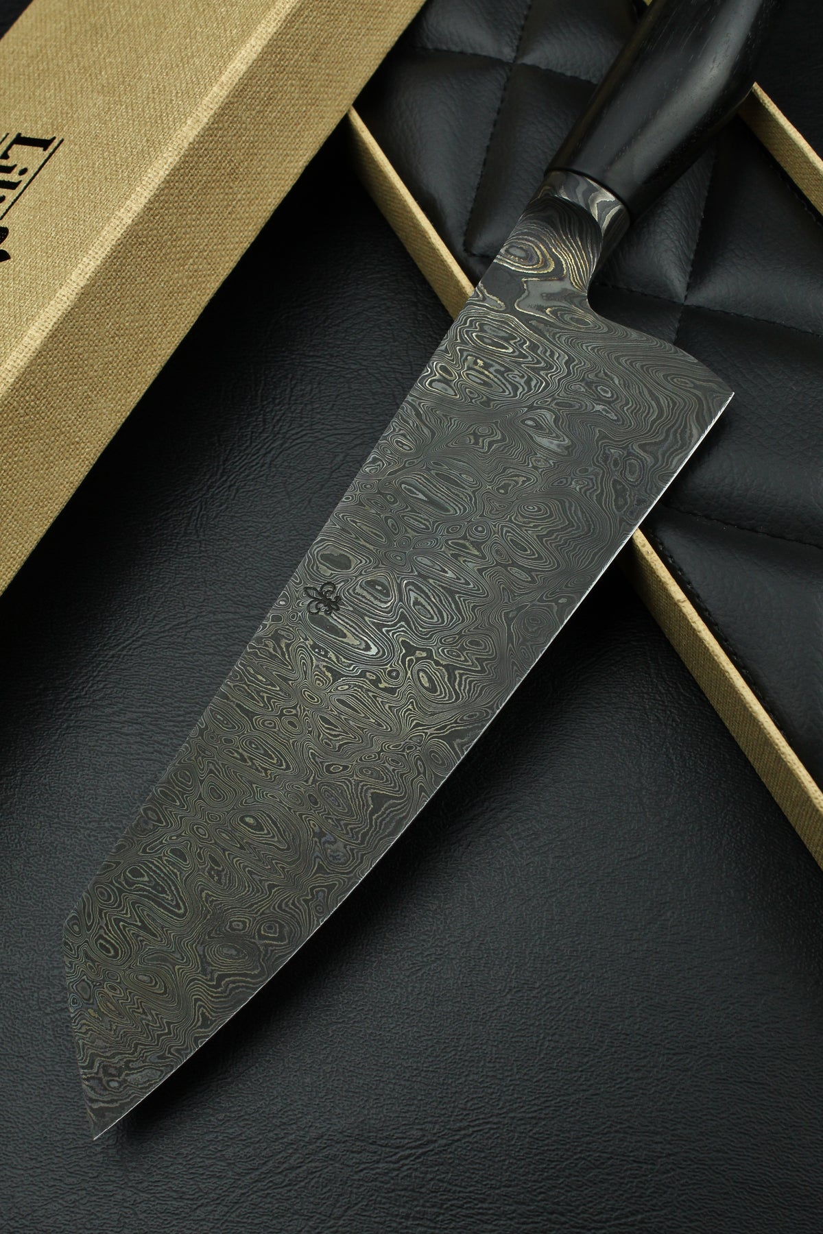 Komplettschwarzes Santoku 200