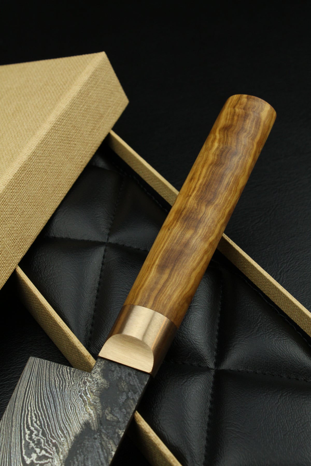 Damast-Gyuto Torsion Olive Oval